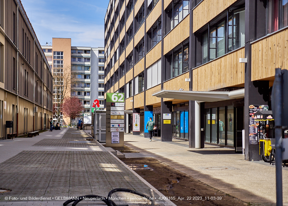 22.04.2023 - Baustelle Montessori Schule im Plettzentrum in Neuperlach